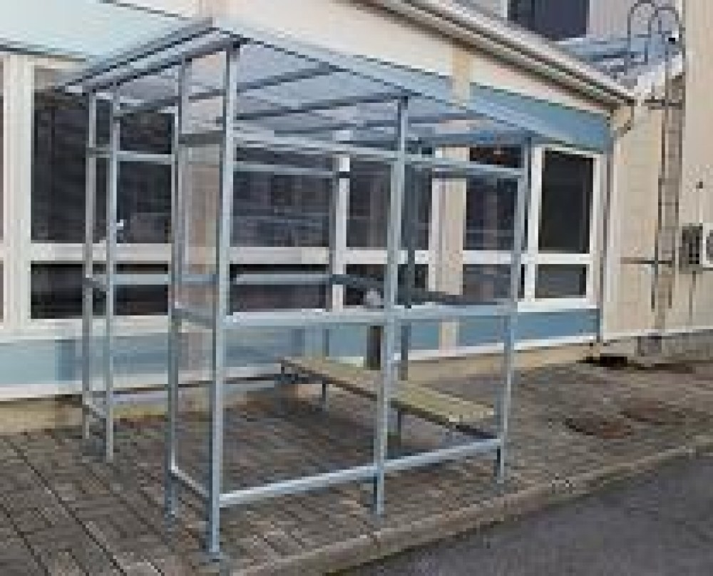 tupakointi katos tai yleiskatos julkisiin tiloihin