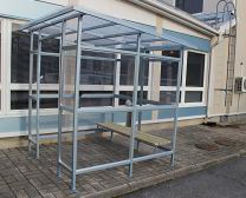 tupakointi katos tai yleiskatos julkisiin tiloihin