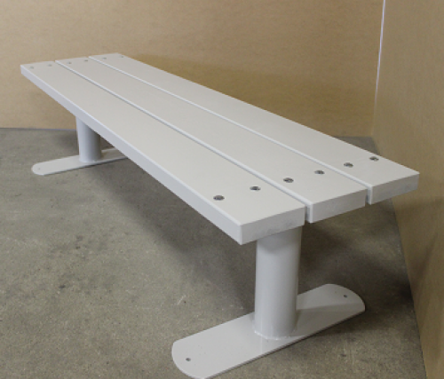 valkoinen puistonpenkki